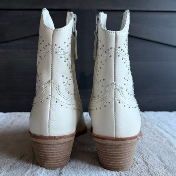 NEW DOLCE VITA Solow Stud Western Boot In Off White Leather Size 9 - Picture 7 of 12